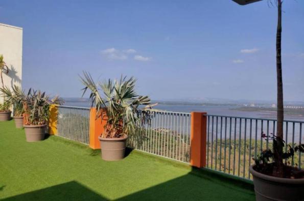 Pool And Garden View Good Stay Premium 2 Bhk Flat 104 Dabolim Exteriér fotografie